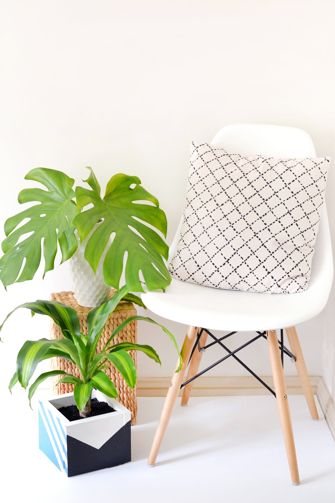 Make your decor | Dashed grid cushion cover