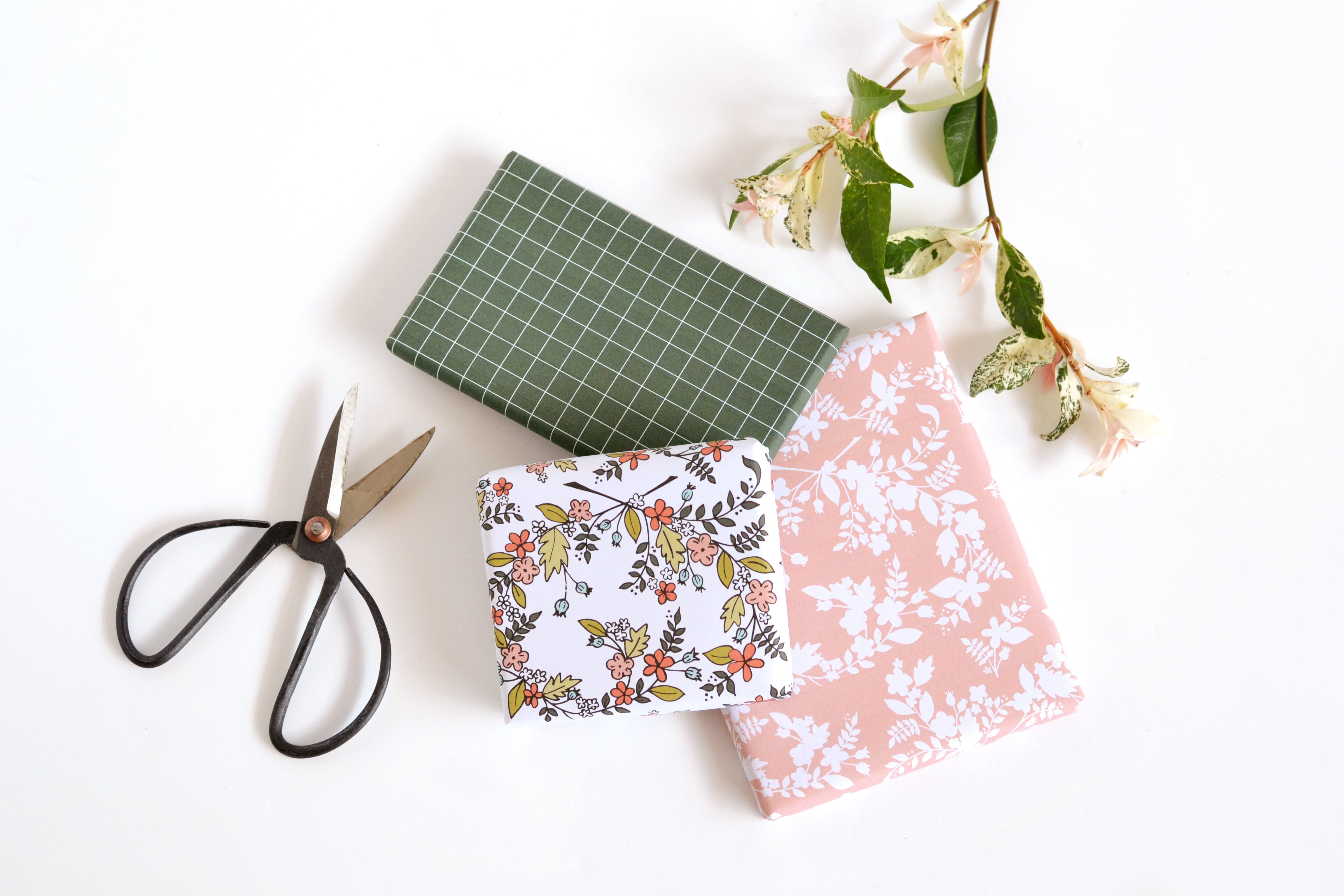 Printable floral gift wrap – makeandtell