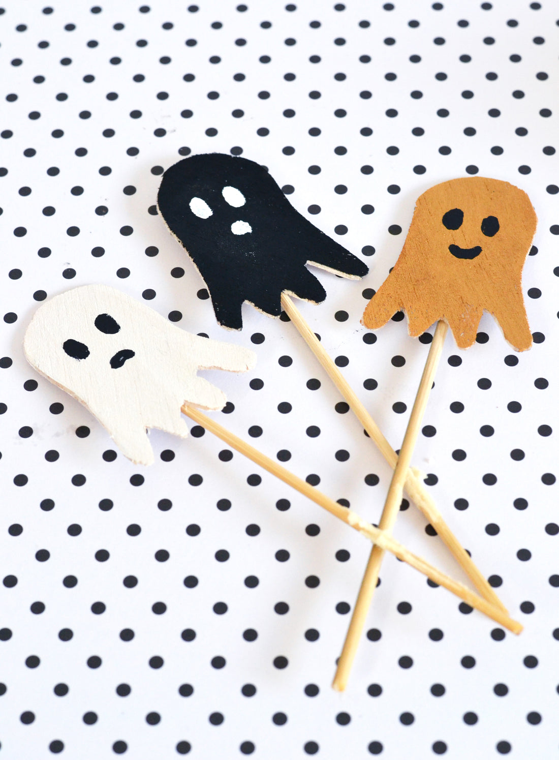 DIY ghost cake toppers