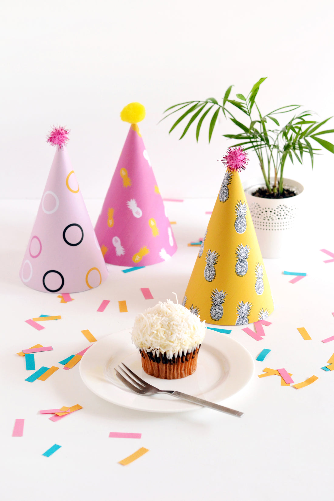 The blog turns 2 and printable pineapple party hats!