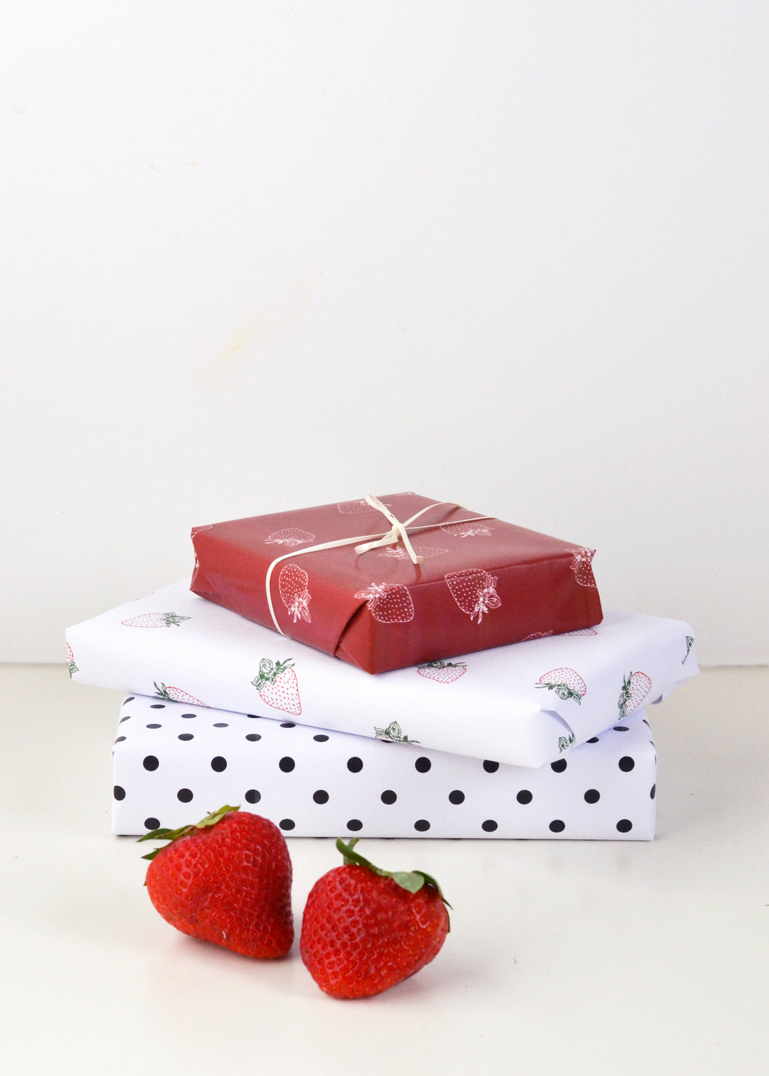 Printable strawberry gift wrap