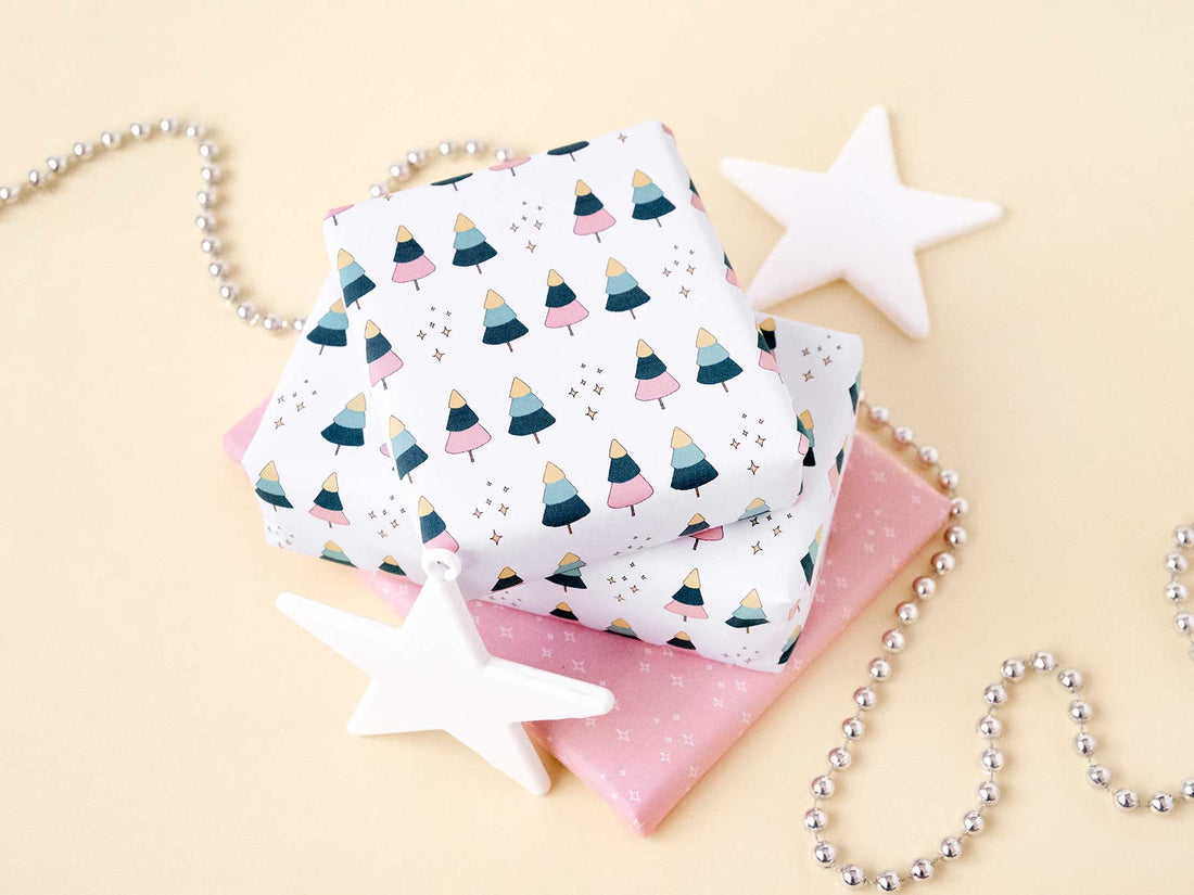 Printable Christmas tree and star gift wrap