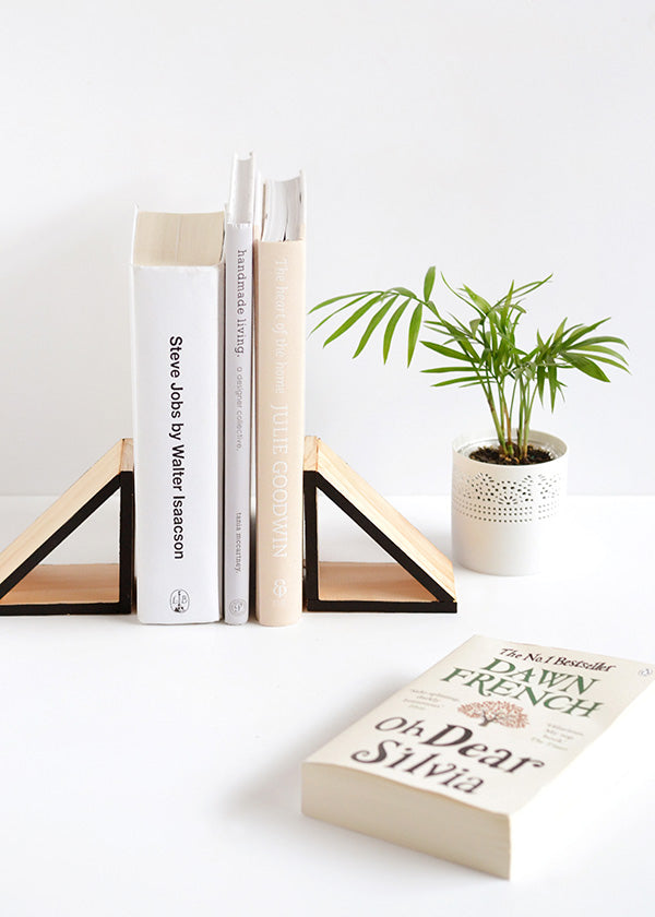 DIY wood triangle bookends – Make and Tell